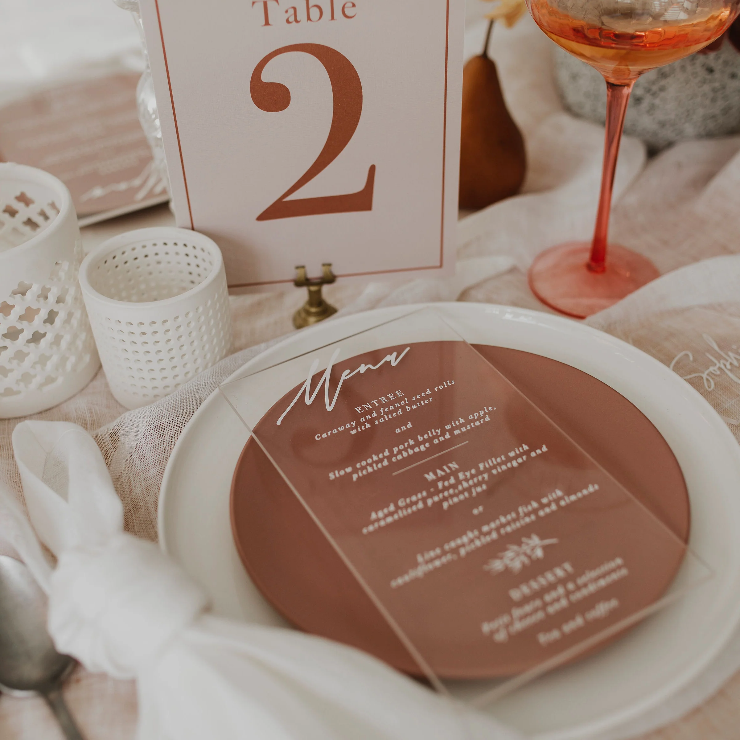 ACRYLIC MENU CLEAR / WHITE - Image 3