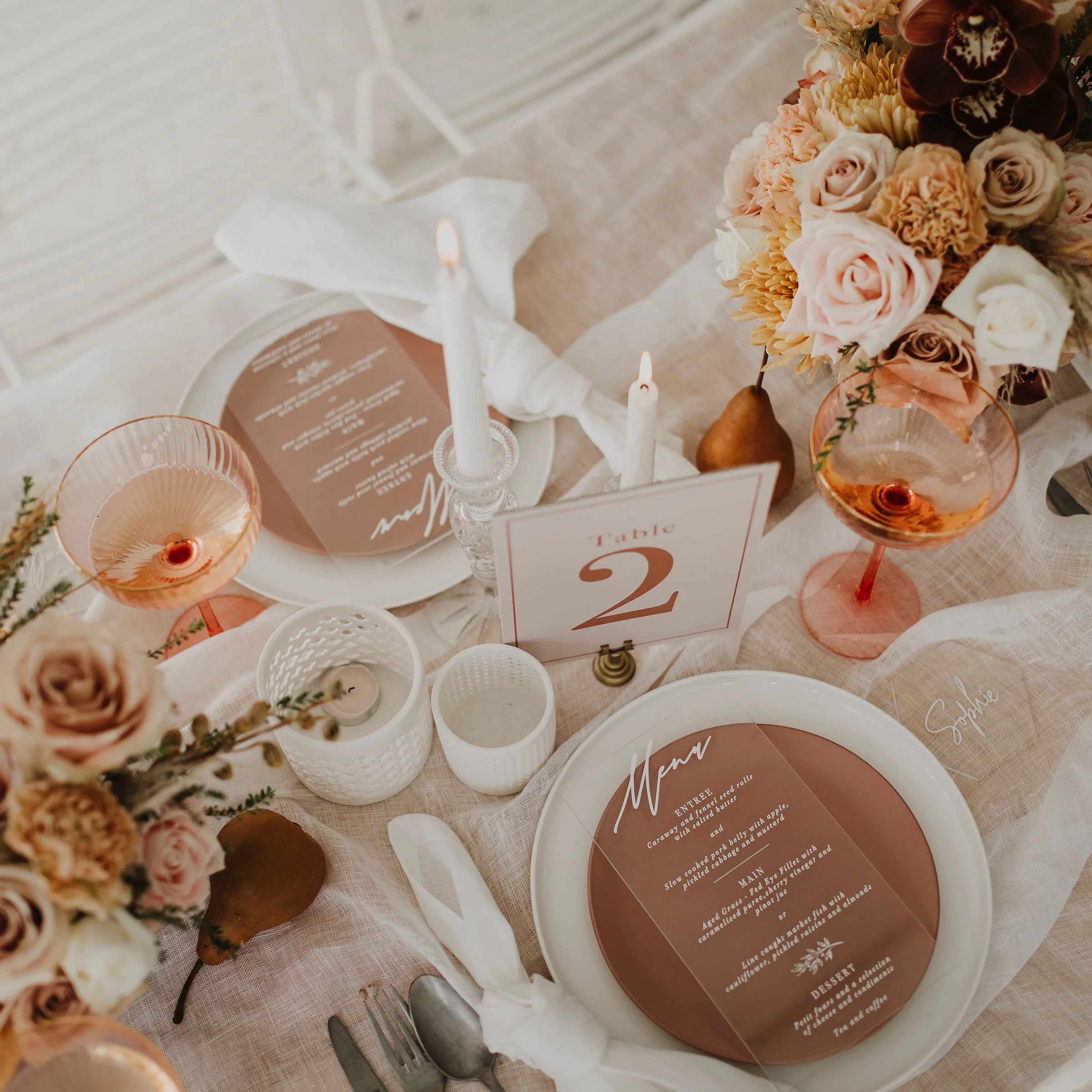 ACRYLIC MENU CLEAR / WHITE - Image 4