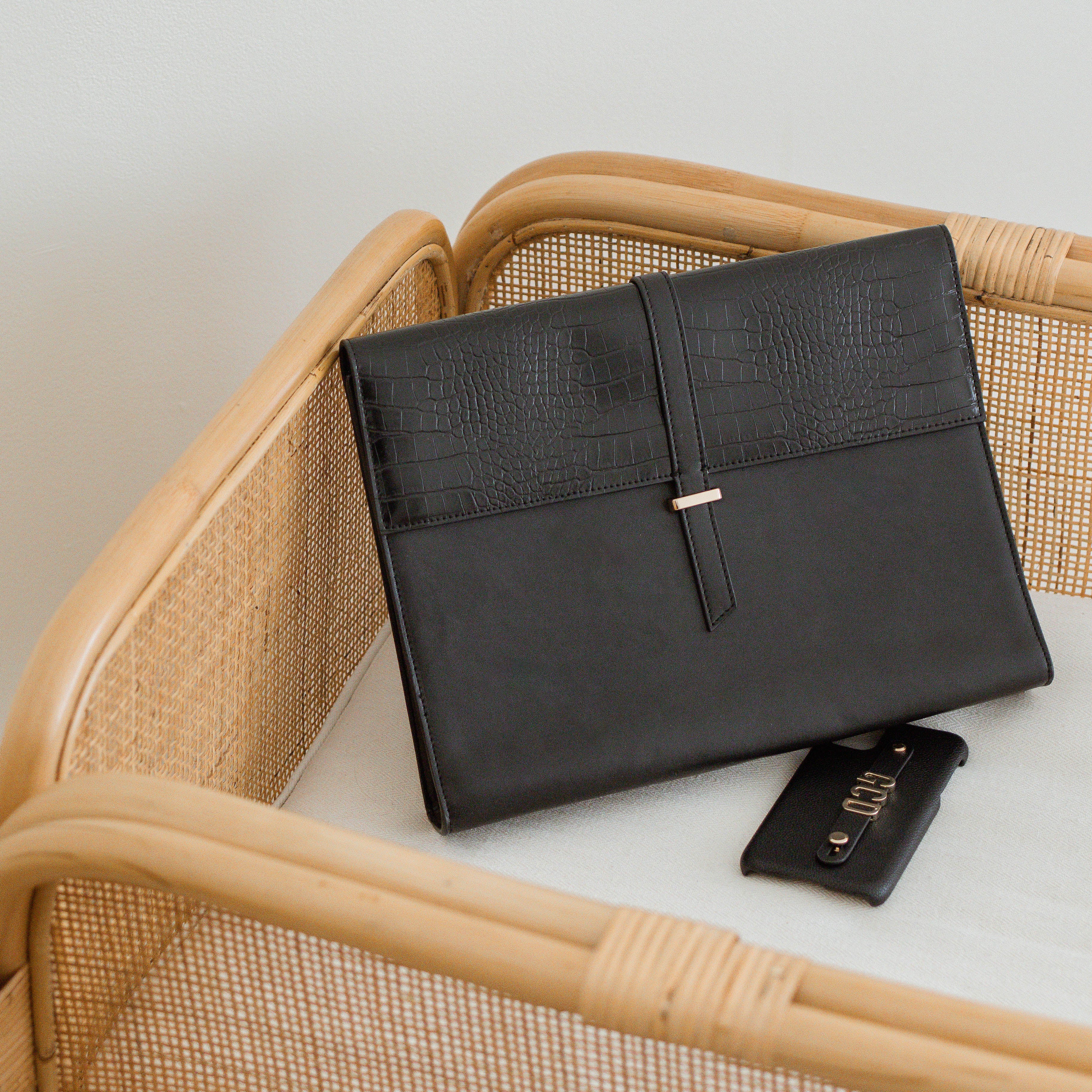 Black Penelope laptop sleeve - Image 3