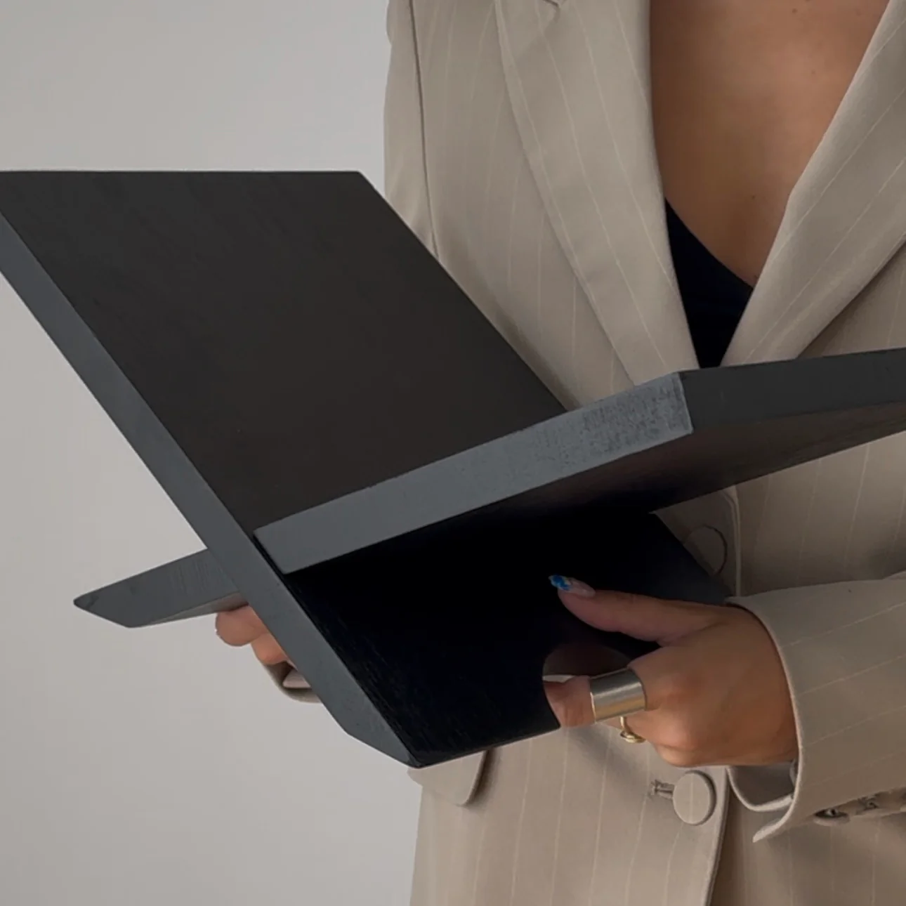 Como Book Stand, Black - Image 3
