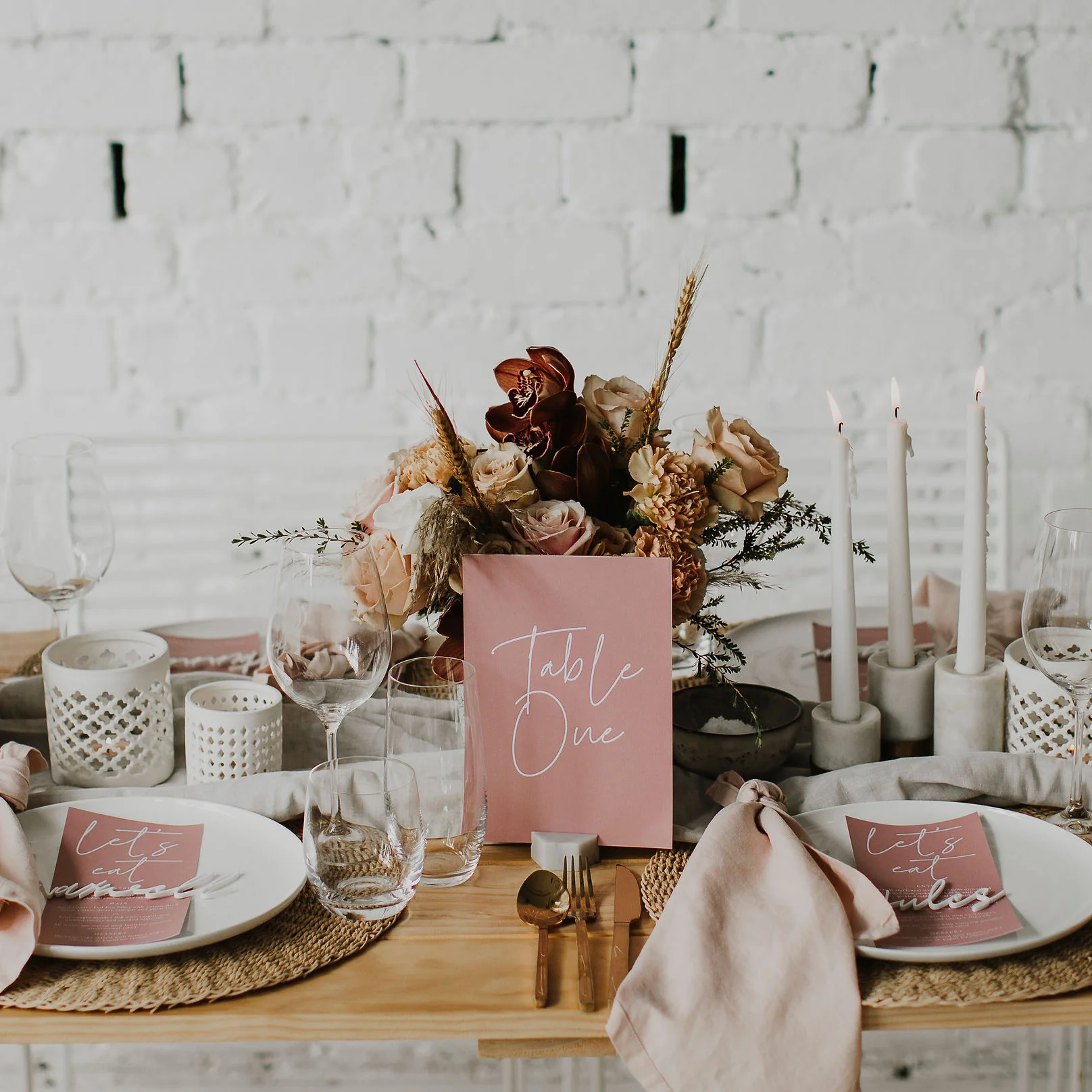 CALLIGRAPHY TABLE NUMBER PINK
