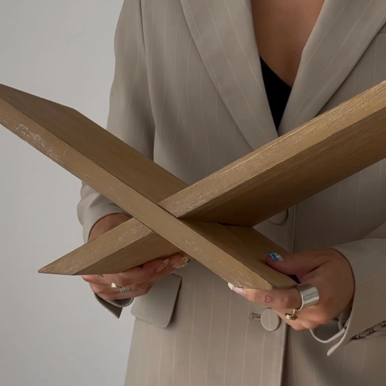 Como Book Stand, Natural - Image 3