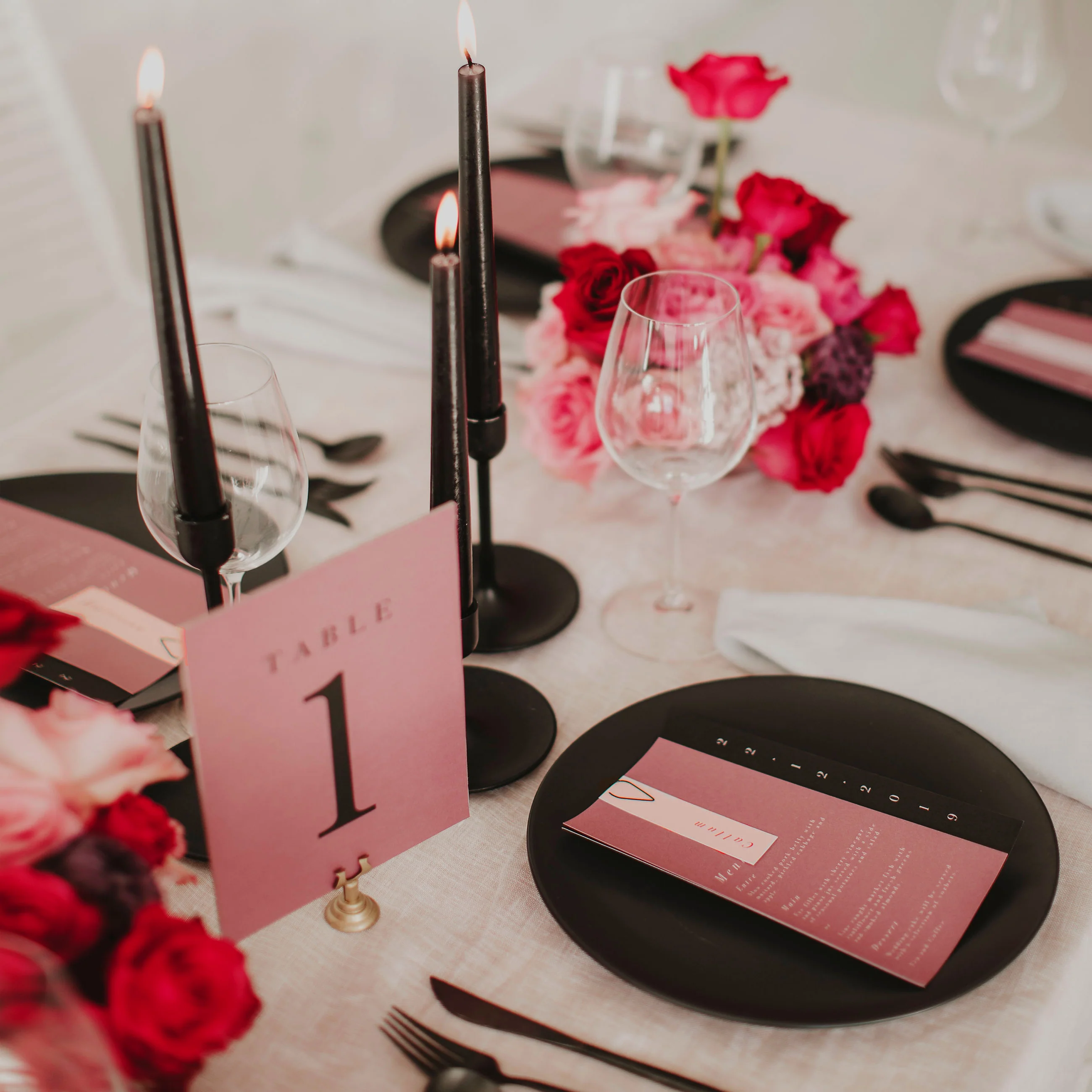 MINIMALIST WEDDING MENU & PLACE NAME SET BURGUNDY - Image 5