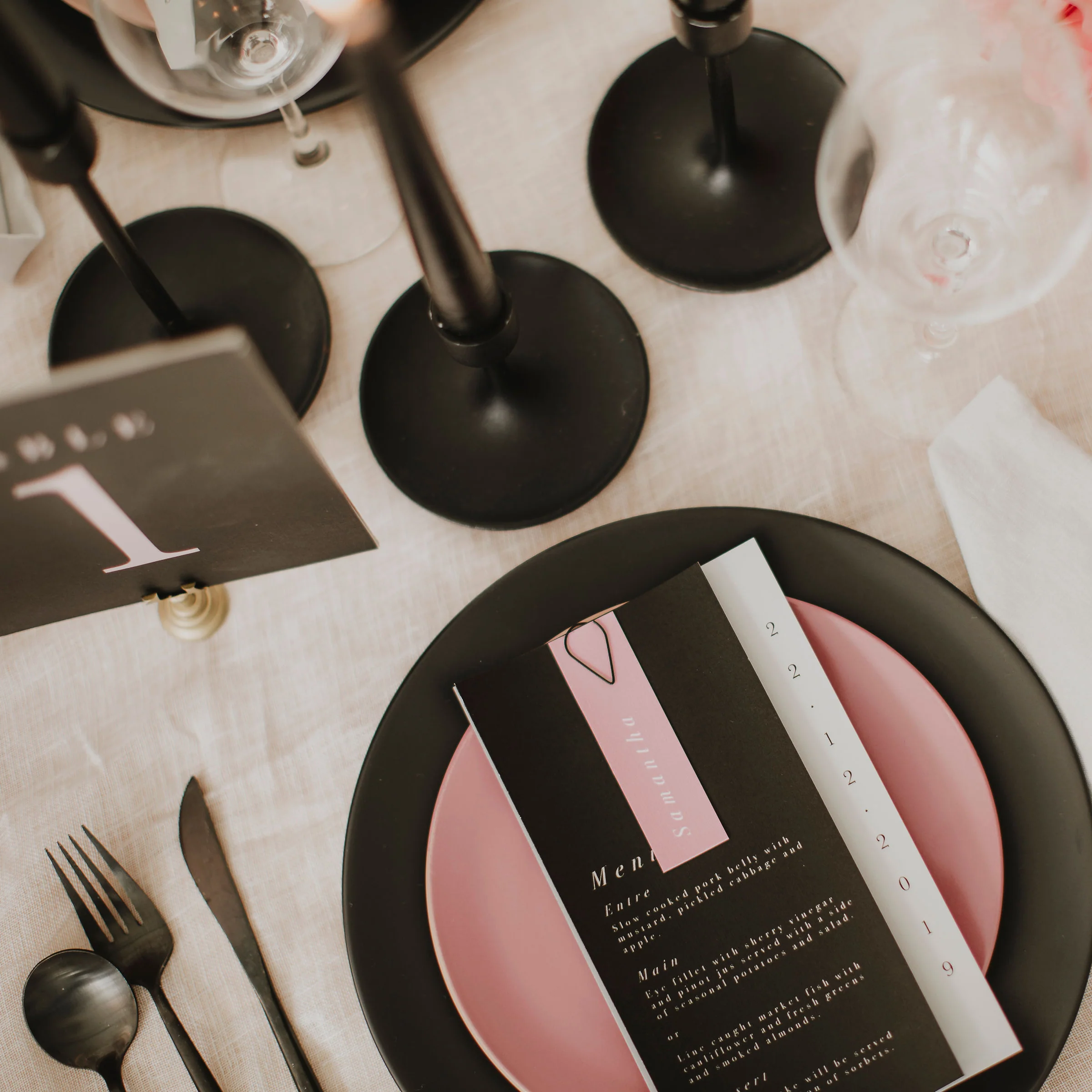 MINIMALIST WEDDING MENU & PLACE NAME SET PINK/BLACK - Image 3