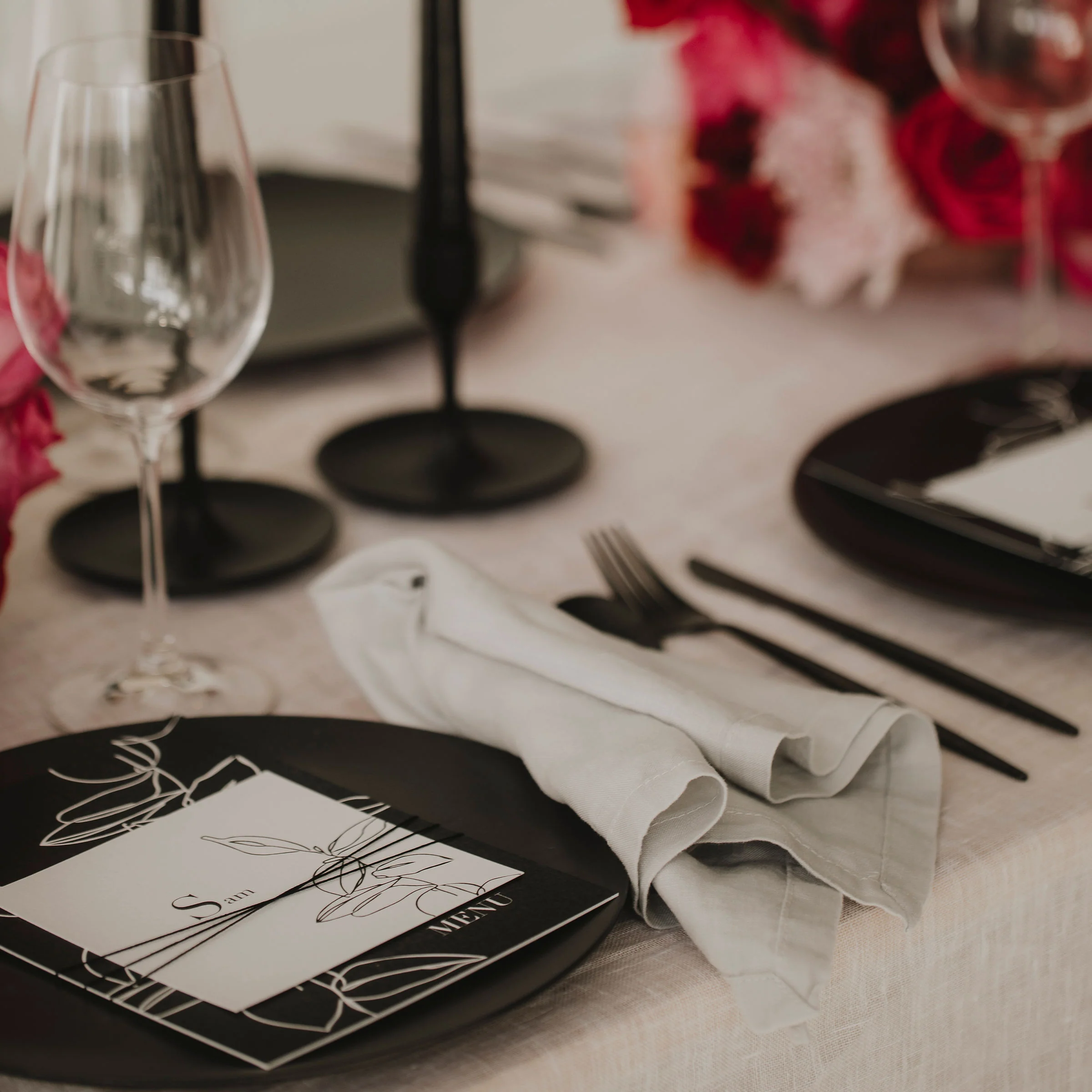 NOIR WEDDING MENU & PLACE NAME SET - Image 8